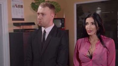 绿帽淫妻看着老婆被无套后入自己也兴奋的硬了起来，制服丝袜办公室人妻和大屌老板刺激偷情